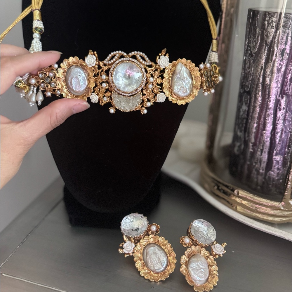 Elegant Gold and Pearl Jewelry Set